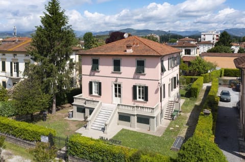 Property building, Bird's eye view, Street view