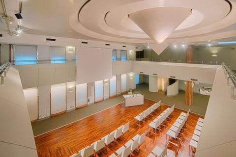 Meeting/conference room