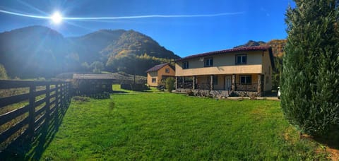 Property building, Garden, View (from property/room), Mountain view