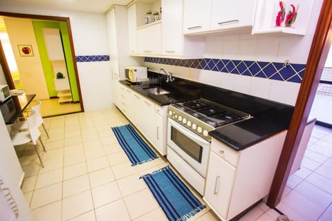 Kitchen or kitchenette, minibar, pet friendly, stove