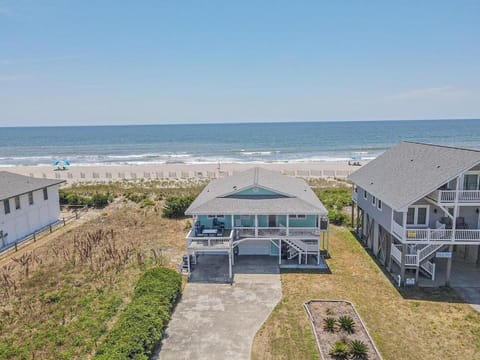 Salty Paradise home House in Holden Beach