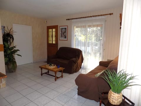 Living room, Decorative detail, Seating area, hair dresser