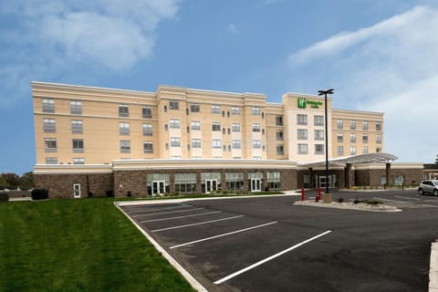 Holiday Inn & Suites Detroit - Troy, an IHG Hotel Hotel in Troy