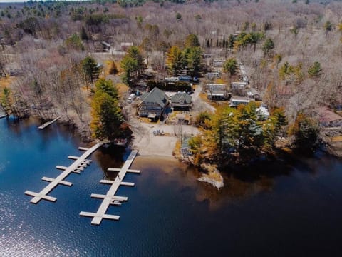 Lakeside Cottage On Muskoka Shores Maison in Seguin