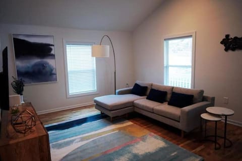 Charming 2BR Bungalow 4 Minutes to Duke University Appartement in Durham