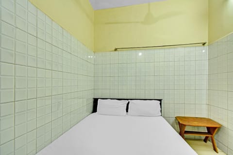 OYO 86379 Dream Palace Guest House Near Marina Beach Hotel in Chennai