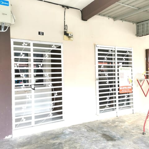 Homestay Inap Bakawali Seri Iskandar House in Perak Tengah District