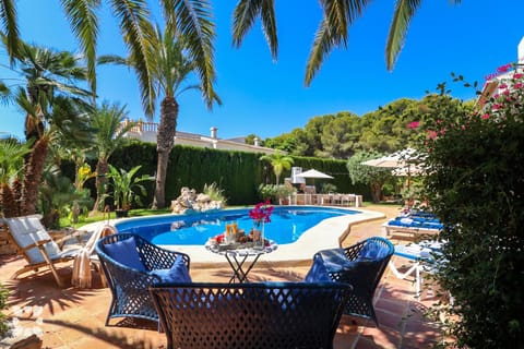 Patio, Spring, Day, Garden, Seating area, Dining area, Garden view, Pool view, Swimming pool, sunbed