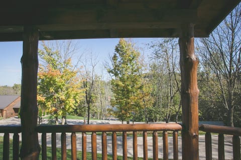 Dogwood Cabin by Amish Country Lodging House in Berlin