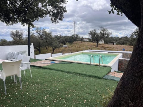 Casa Rural Quejigo con piscina Villa in Sierra de Huelva