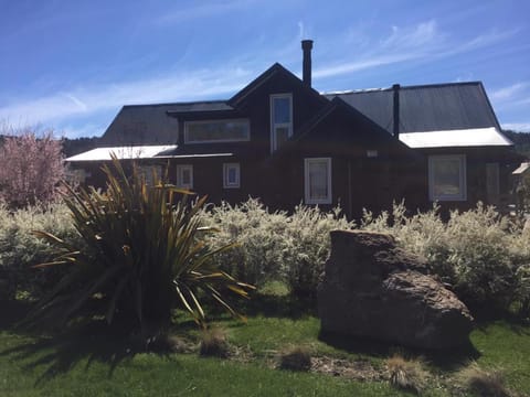 La Casa De SCOTT CON PISCINA Y JACUZZI CLIMATIZADOS Chalet in San Martín de los Andes