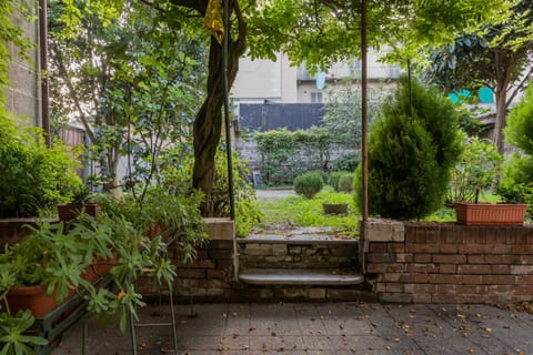 Inner courtyard view