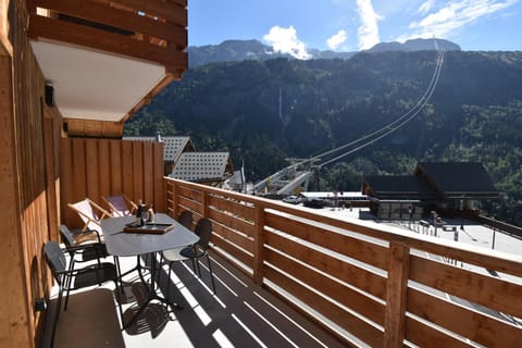 Day, Natural landscape, View (from property/room), Balcony/Terrace, Mountain view