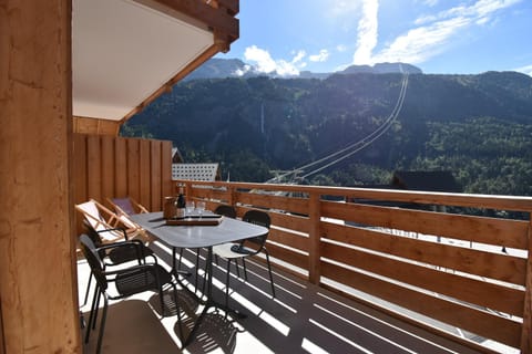 Day, Natural landscape, View (from property/room), Balcony/Terrace, Dining area, Mountain view