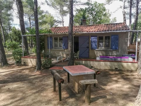 Maisonnette en pleine nature House in Le Beausset