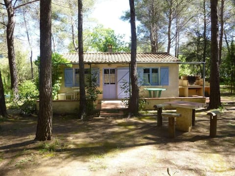 Maisonnette en pleine nature House in Le Beausset