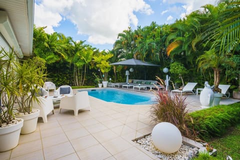 Superb villa w pool in Baie-Mauhault at the heart of Guadeloupe - Welkeys Moradia in Petit-Bourg