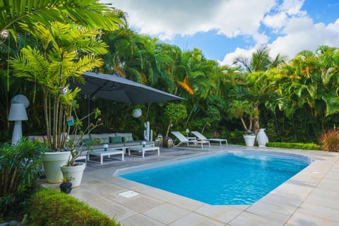 Superb villa w pool in Baie-Mauhault at the heart of Guadeloupe - Welkeys Moradia in Petit-Bourg