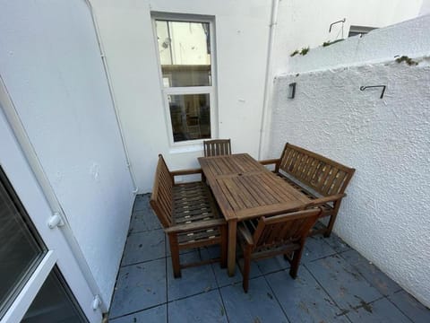 Tor House with patio, free parking 6pm to 8am only House in Torquay