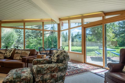 Baldy View Home - Amazing Hillside Home Close to Warm Springs Lifts House in Ketchum
