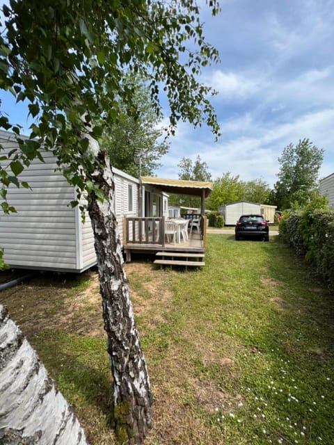 Mobil-Home 4 étoiles avec piscine proche de Blois Campground/
RV Resort in Centre-Val de Loire