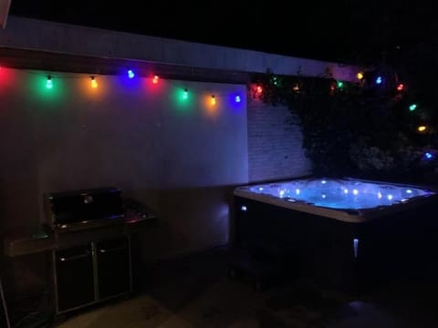 Night, Garden, Hot Tub