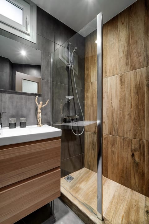 Shower, Steam room, Bathroom, internet, soundproof, air conditioner