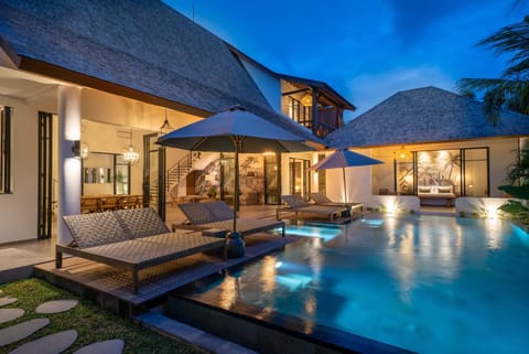 Property building, Night, Pool view, Swimming pool, sunbed