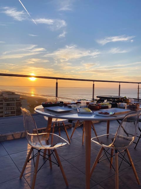 View (from property/room), Balcony/Terrace, Sea view, Sunset