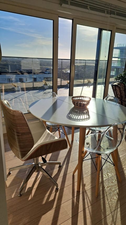 Dining area, Landmark view