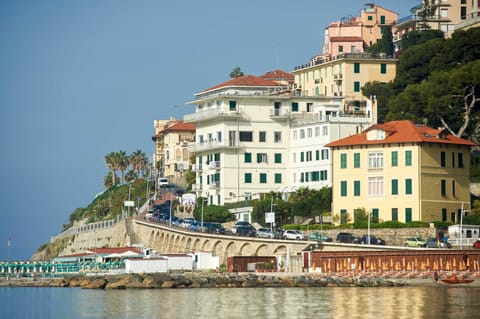 Facade/entrance, Sea view