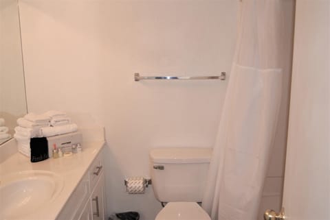 212-Fully Furnished 1BR Suite-Outdoor Pool Apartment in Tempe