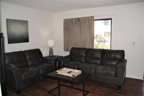 107 Fully Furnished 1BR Suite-Prime Location Condo in Tempe