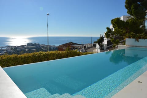 Nearby landmark, Day, Natural landscape, Pool view, Sea view, Swimming pool