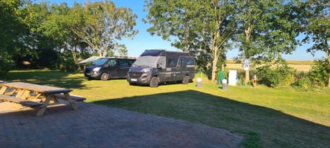 Wohnmobilstellplatz Nordseeliebe direkt am Deich - Dagebüll Campground/ 
RV Resort in Dagebüll