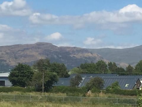 Castle View - Home from Home Apartment in Stirling