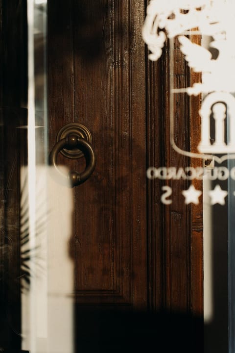 Property logo or sign, Decorative detail