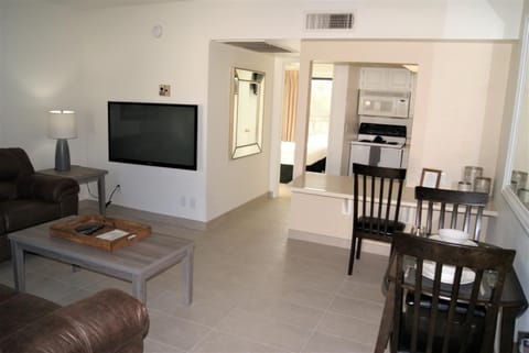 216-Fully Furnished 1BR Suite-Outdoor Pool Condo in Tempe