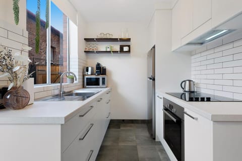 Snug St Kilda Apartment with Private Courtyard Apartment in Saint Kilda