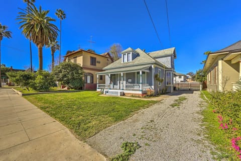 Riverside House with Yard about 1 Mi to Downtown! Casa in Riverside