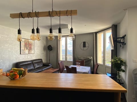 Living room, Lounge or bar, Business facilities, Seating area, Dining area