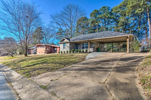 Family Home about 5 Mi to Downtown Little Rock! House in Little Rock
