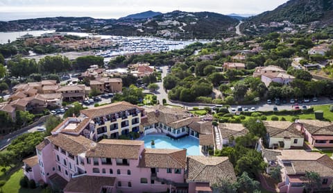 Nearby landmark, Spring, Day, Natural landscape, Bird's eye view, Summer, Beach, On site, City view, Garden view, Landmark view, Pool view, Sea view, Swimming pool, Swimming pool