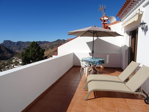 Day, Natural landscape, View (from property/room), Balcony/Terrace, Dining area, Mountain view, sunbed