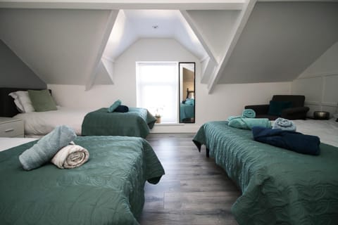 Executive Style 2 Bed Flat in Bridgend F2 Apartment in Bridgend