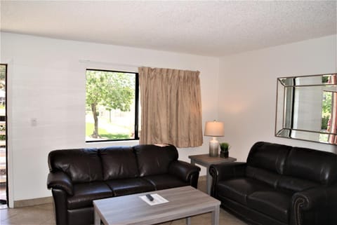 144 Fully Furnished 1BR Suite-Pet Friendly Apartment in Tempe
