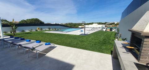 Day, Pool view, Swimming pool, sunbed