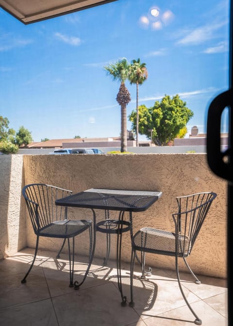 234 Fully Furnished 1BR Suite-Outdoor Pool Condo in Tempe