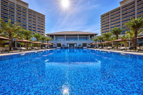 Ryukyu Hotel & Resort Nashiro Beach Hotel in Okinawa Prefecture