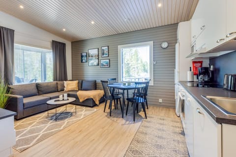 Bed, Living room, Dining area, Bedroom, Mountain view, Mountain view, locker